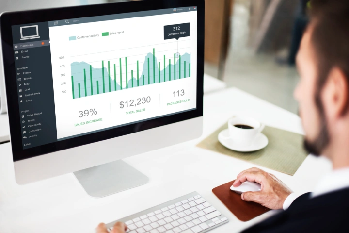 E-reporting 2027 avec Dirigeoo : tableau de bord des factures et des transmissions